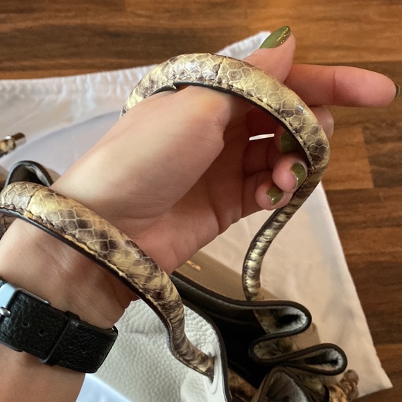 Michael Kors handbag ✨ includes FREE MK wristlet - Picture 6 of 12